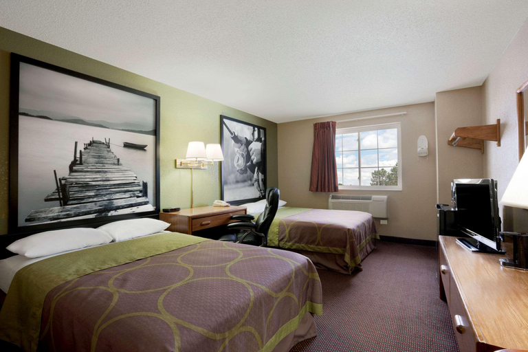 Bedroom 3, Super 8 by Wyndham Pulaski, Oswego