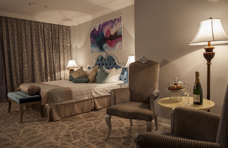 Bedroom 2, Bristol Central Park Hotel
