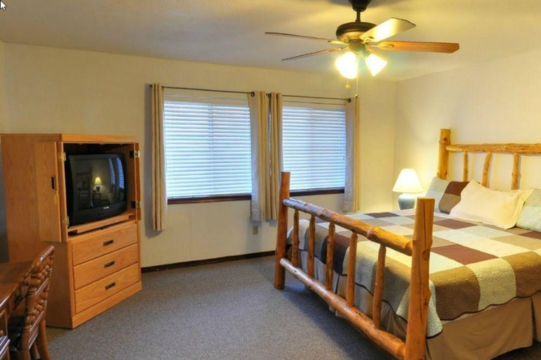 Bedroom 5, High Sierra, Lincoln