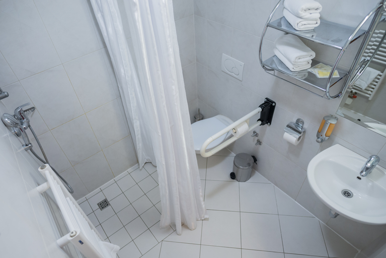 Bathroom 5, Hotel Tabor, Maribor