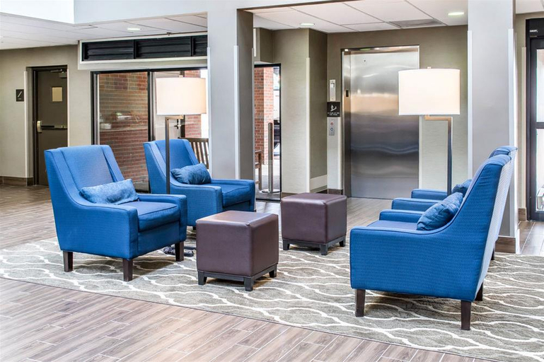 Public Area 2, Comfort Suites Near Potomac Mills, Prince William