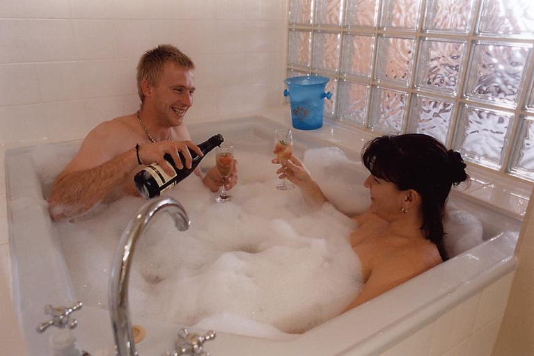 Bathroom 4, The Lighthouse Hotel, Central Coast - Pt A