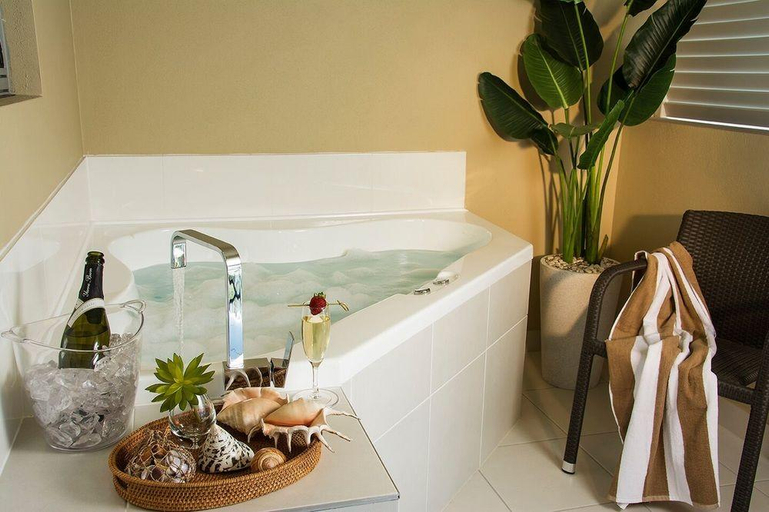 Bathroom 5, 1770 Lagoons Central Apartment Resort, Miriam Vale