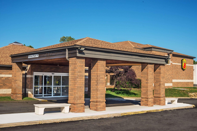 Super 8 by Wyndham Copley Akron, Summit