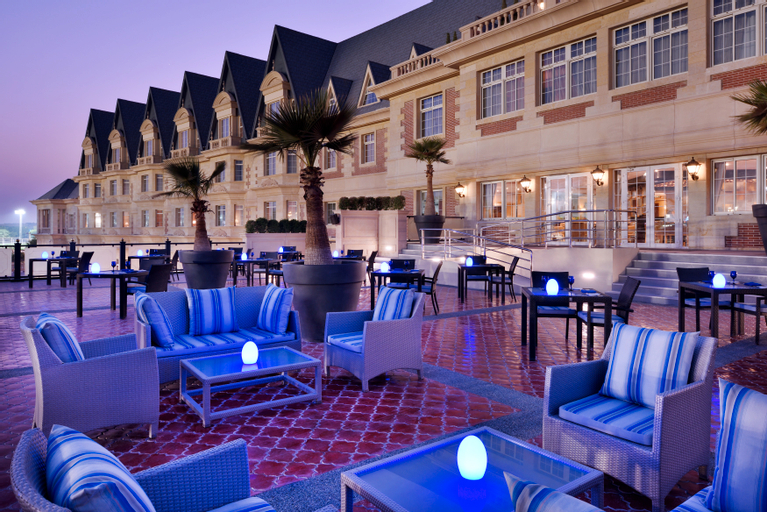 Al Aziziyah Boutique Hotel - Food & Drinks