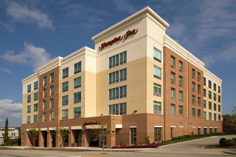 Exterior & Views 1, Hampton Inn Wilmington Downtown, New Hanover