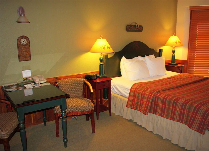 Bedroom 3, Crystal Mountain, Benzie