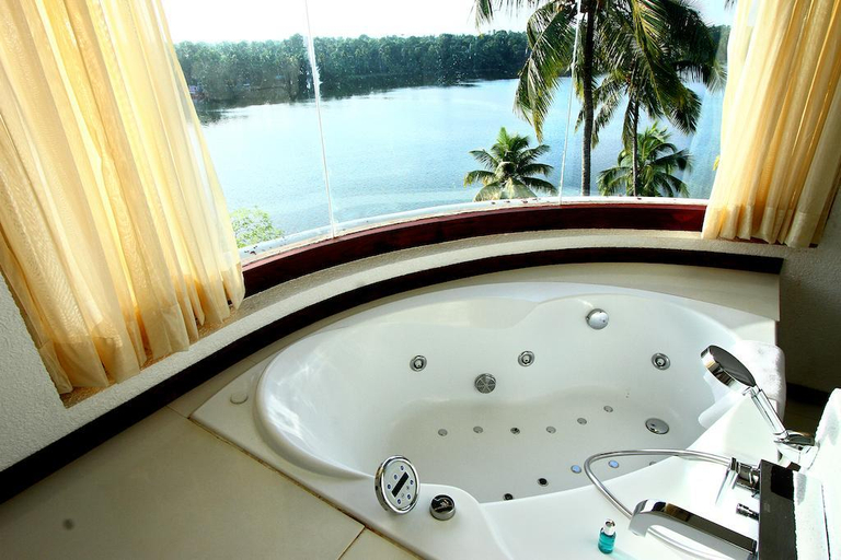 Bathroom 5, The Raviz Resort & Spa Ashtamudi, Kollam
