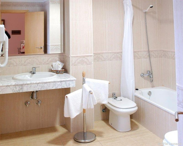 Bathroom 4, Tio Felipe, Almería