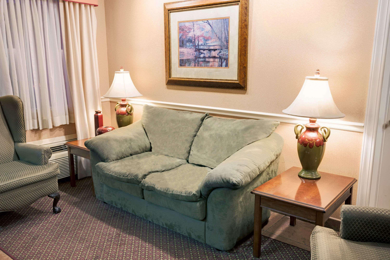 Public Area 2, Travelodge by Wyndham Beckley, Raleigh