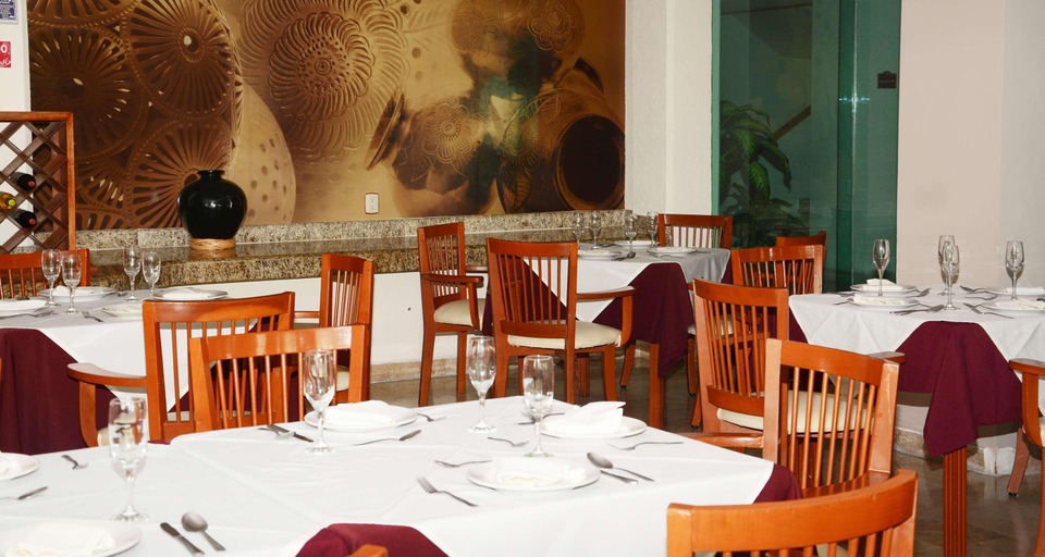 Food & Drinks 5, Days Inn by Wyndham Tuxtepec, Dist. Tuxtepec