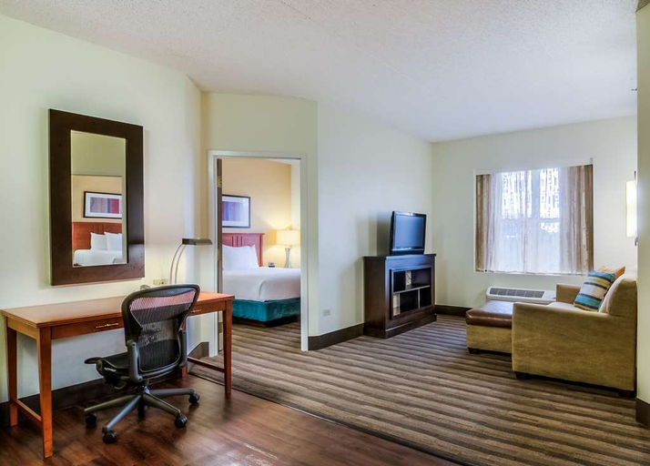 Bedroom 3, TownePlace Suites Chicago Schaumburg, Cook