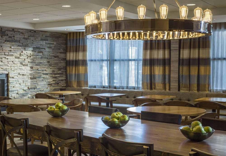 Public Area 2, Fairfield Inn & Suites Waterbury Stowe, Washington