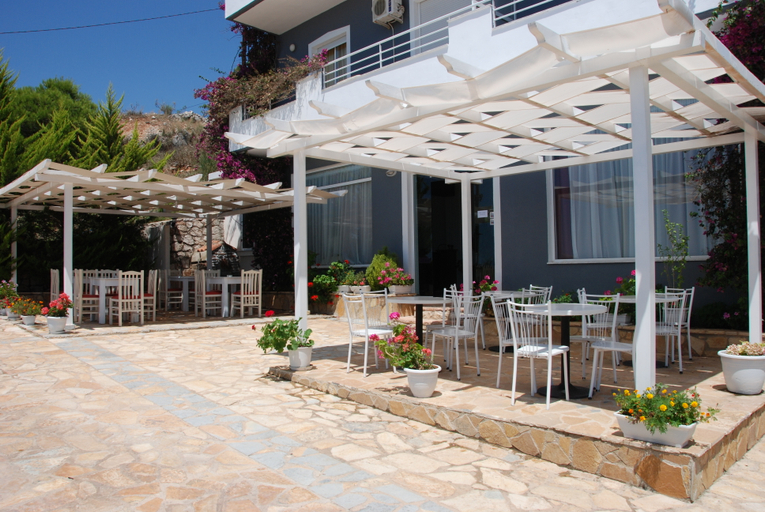 Public Area, Villa Doka, Sarandës