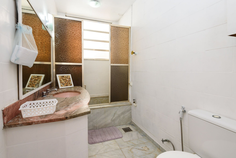 Bathroom 4, Omar do Rio - PFA58, Rio de Janeiro
