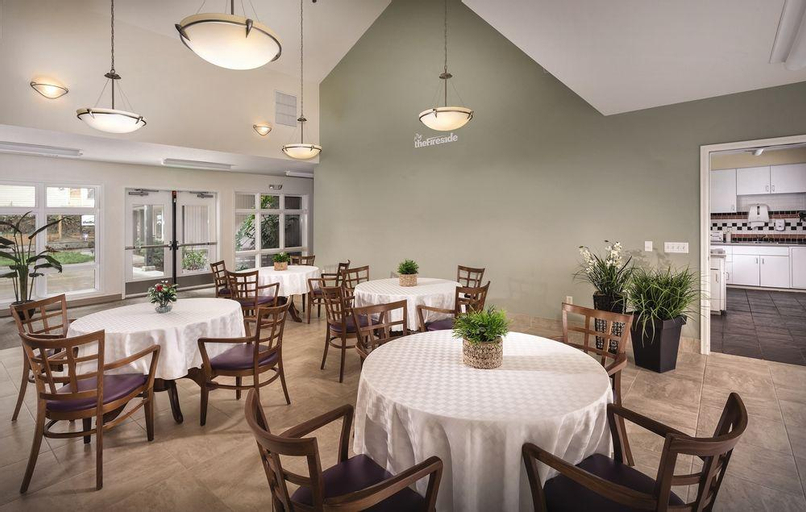 Food & Drinks, Whispering Woods Resort, Clackamas