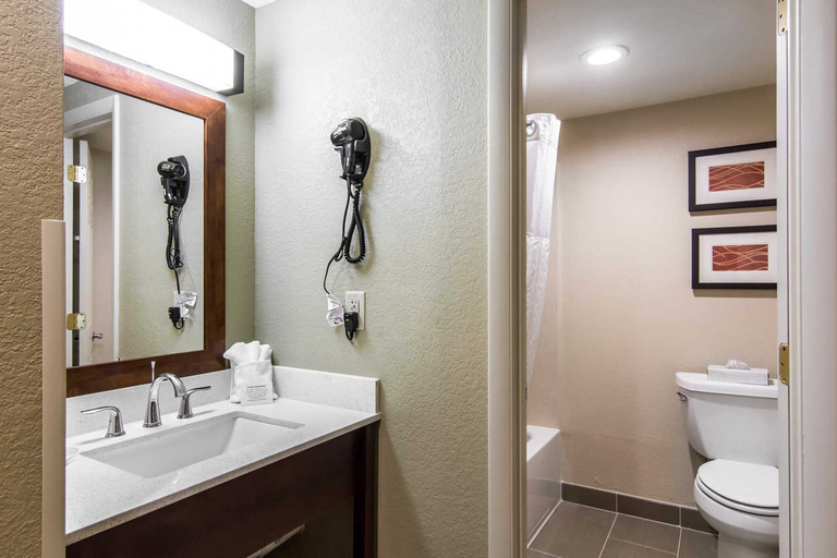 Bathroom 4, Quality Inn, Newport News