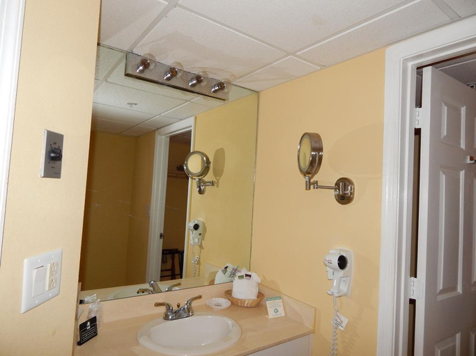 Bathroom, Coconut Malorie Resort Ocean City Ramada By Wyndh, Worcester