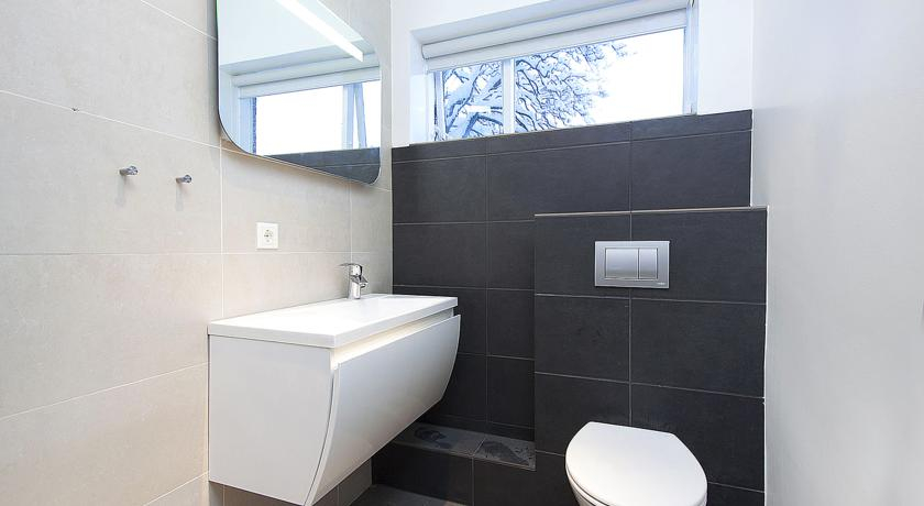Bathroom 3, Nordurey Guesthouse, Reykjavík