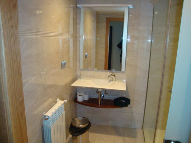 Bathroom 5, Hostal Casa Juana, A Coruña