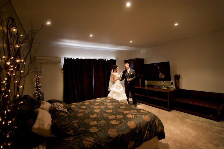 Bedroom 3, Macquarie Inn, Dubbo - Pt A