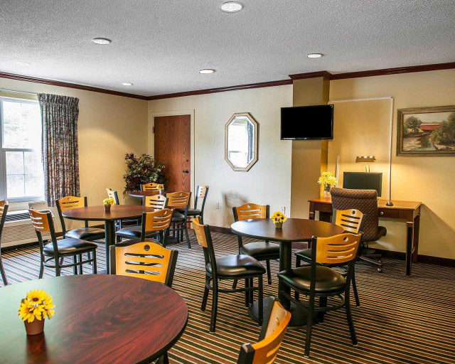 Food & Drinks, Econo Lodge Rockville, Parke