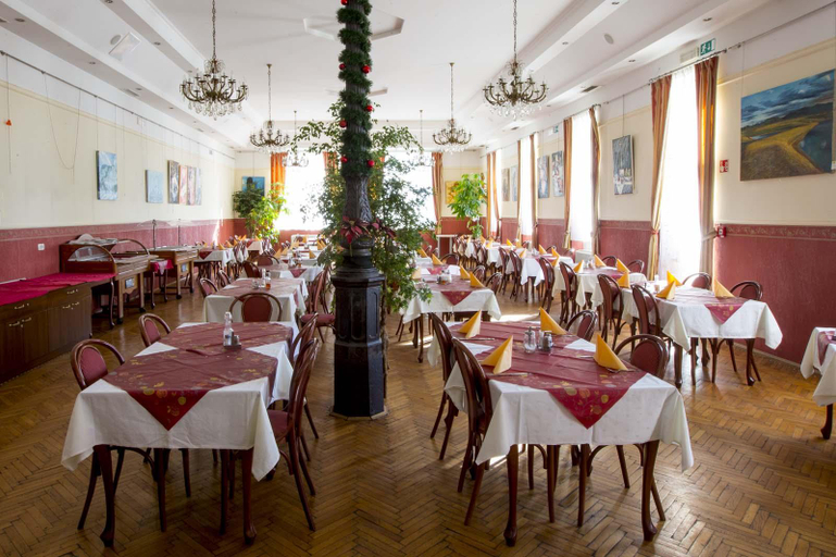Food & Drinks 5, Hotel Center, Postojna