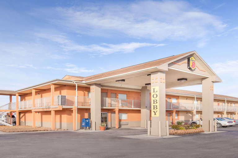 Super 8 by Wyndham Millbury/Toledo, Wood
