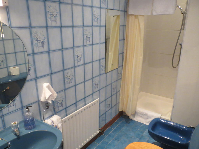 Bathroom, Abbey View