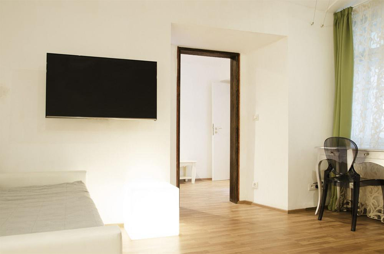 Exterior & Views 2, Dolce Vita Suites Hotel, Praha 1