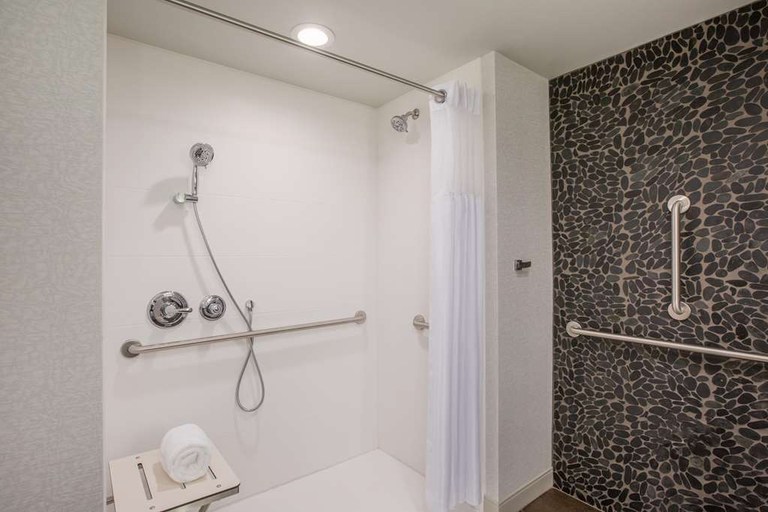 Bathroom 4, Hilton Garden Inn Olympia, Thurston