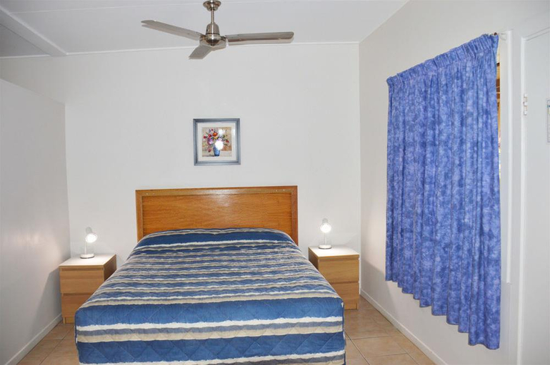 Bedroom 2, Tropic Coast Motel, Mackay - Pt A