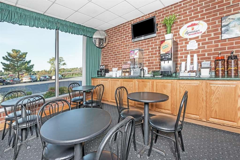 Food & Drinks, Super 8 Mount Jackson/New Market Area, Shenandoah