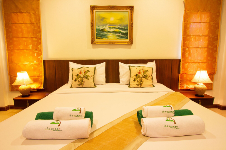 The Green Beach Resort, K. Sam Roi Yot