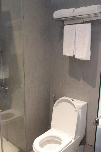 Bathroom 4, Privato Hotel Quezon City, Quezon City