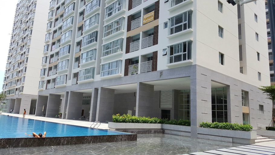 Exterior & Views 2, Henry Apt Expo Secc Goft SWPool F11th, District 7
