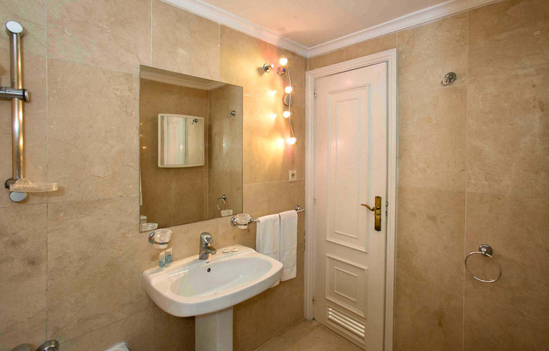 Bathroom, Ona Club Benavista, Málaga