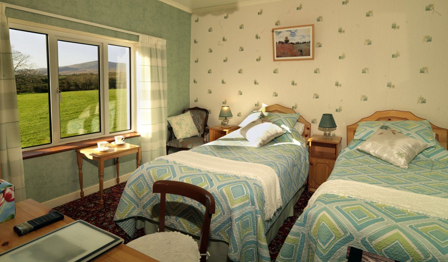 Bedroom 5, Murphy'S Farmhouse
