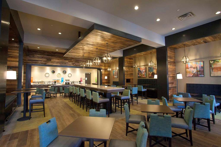 Food & Drinks 5, Hampton Inn & Suites St. Paul Downtown, Ramsey