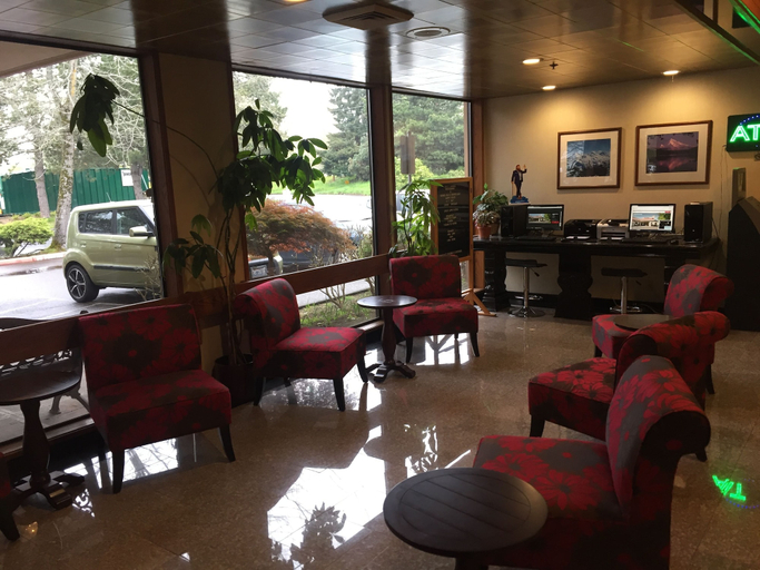 Public Area 2, Ramada by Wyndham Portland Airport, Multnomah