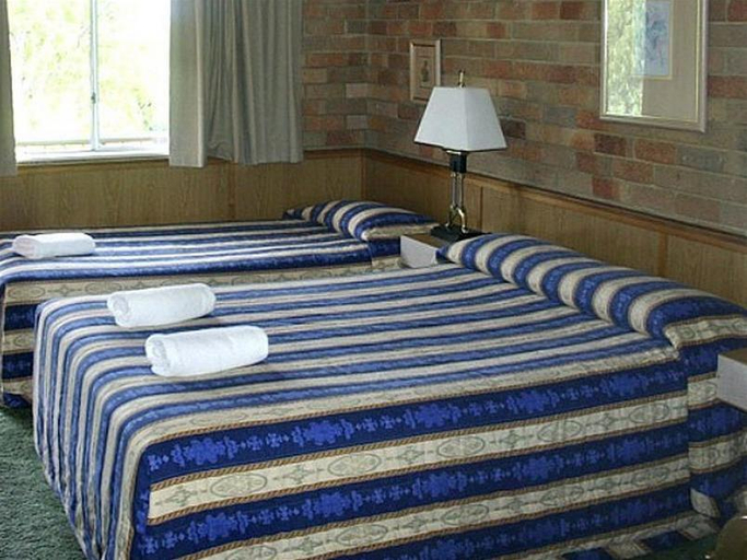Bedroom 2, Panorama Motor Inn, Lake Macquarie - North
