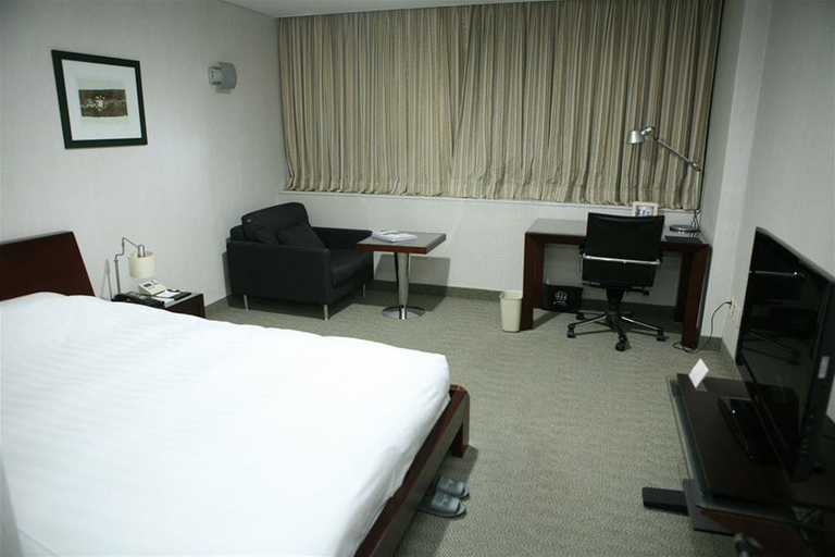 Bedroom 4, Gumi Century Tourist Hotel, Gumi