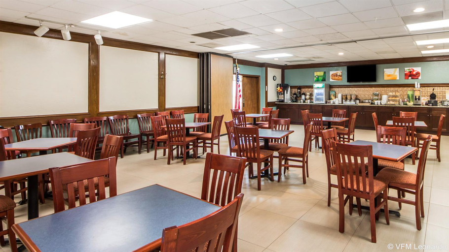 Food & Drinks 4, Quality Inn Ponca City Route 77, Kay