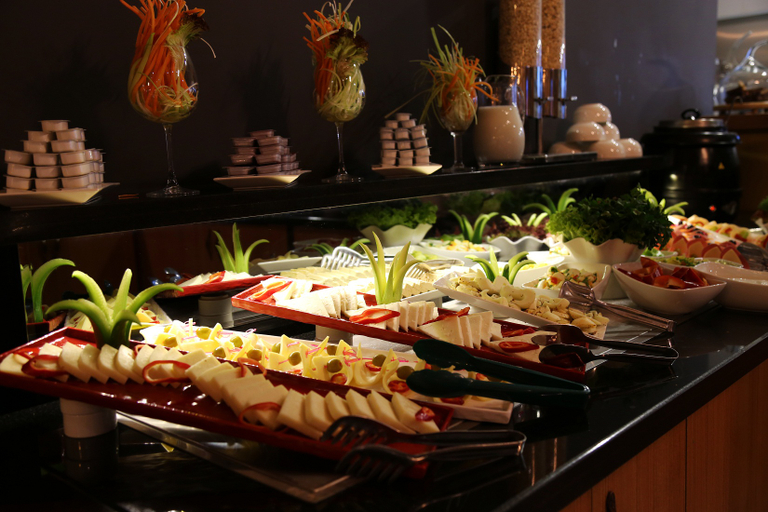 Food & Drinks 5, Pasaport Pier Hotel, Konak