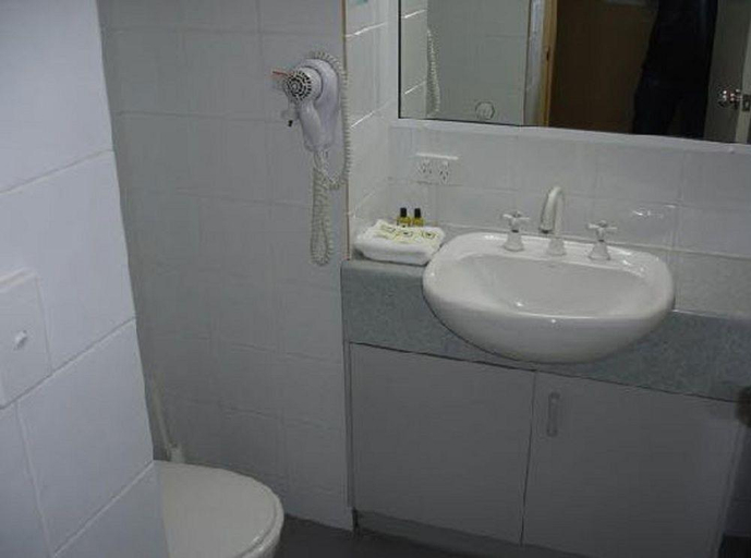 Bathroom, Sapphire Resort, Brisbane