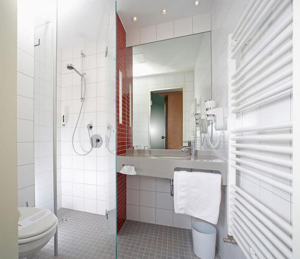 Bathroom, Qualitel Hotel Wilnsdorf, Siegen-Wittgenstein