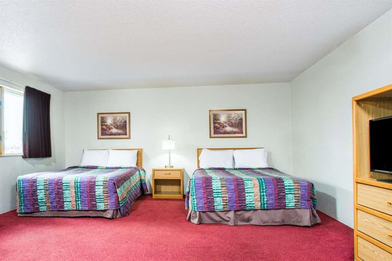 Bedroom 3, Coratel Inn & Suites Stillwater, Washington