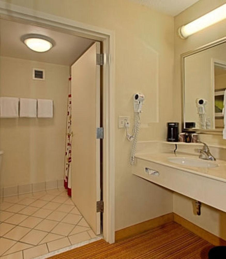 Bathroom 5, Courtyard Springfield, Fairfax