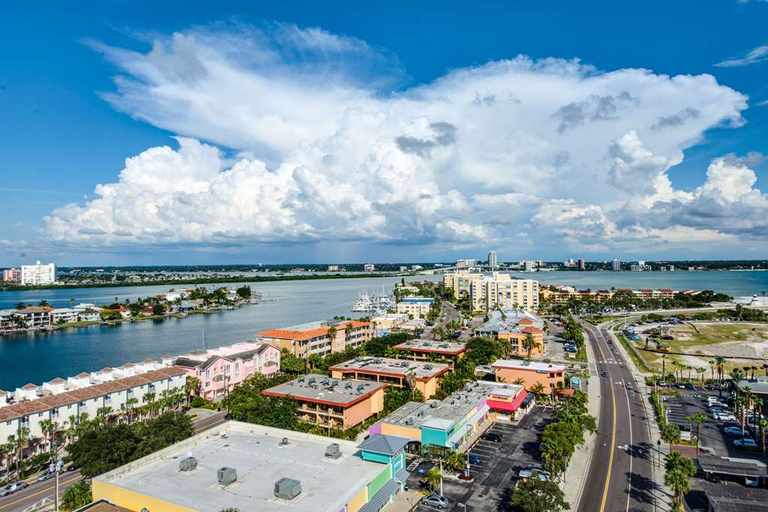 Exterior & Views 2, Hampton Inn & Suites Clearwater Beach, Pinellas