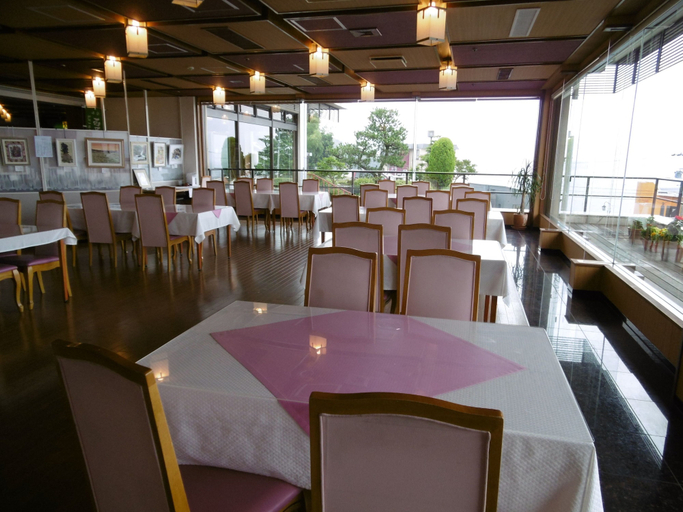 Food & Drinks 5, Kirakankou Hotel, Kira